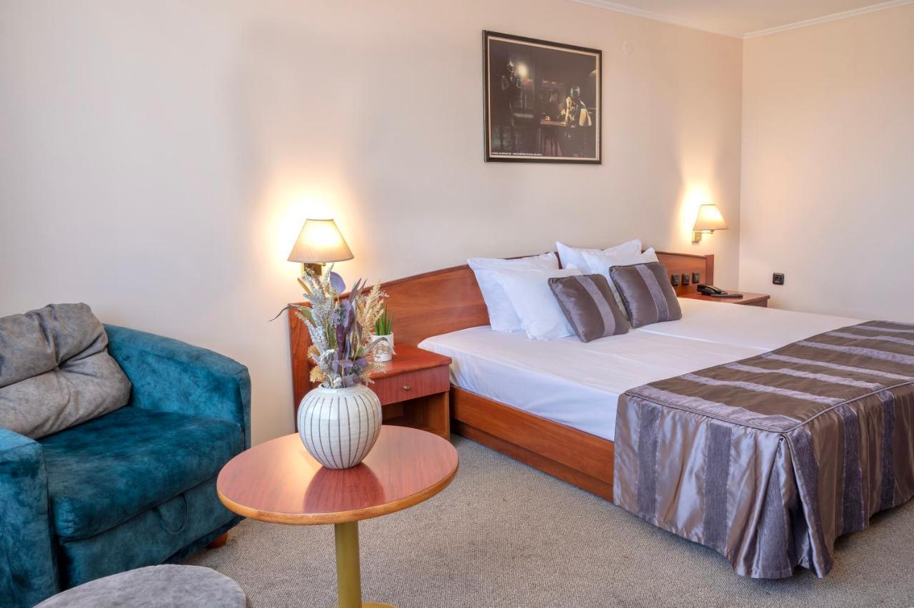 Hotel Orbita Варна Экстерьер фото