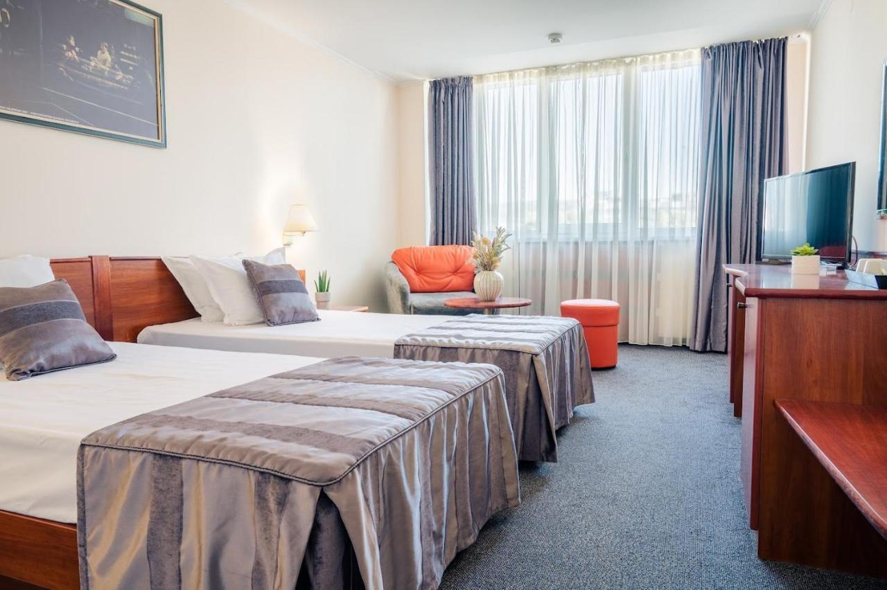 Hotel Orbita Варна Экстерьер фото