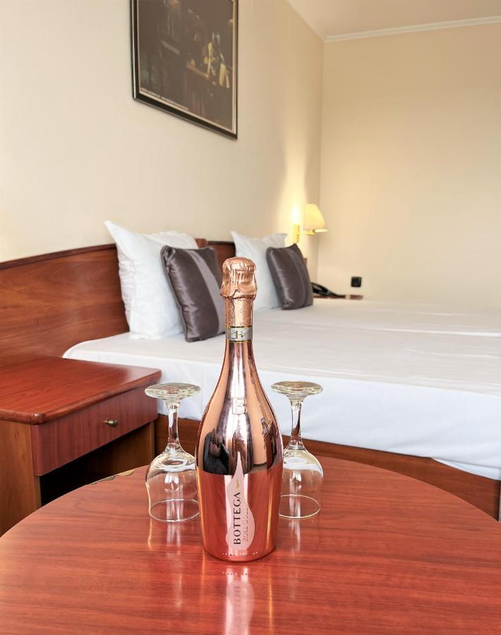Hotel Orbita Варна Экстерьер фото