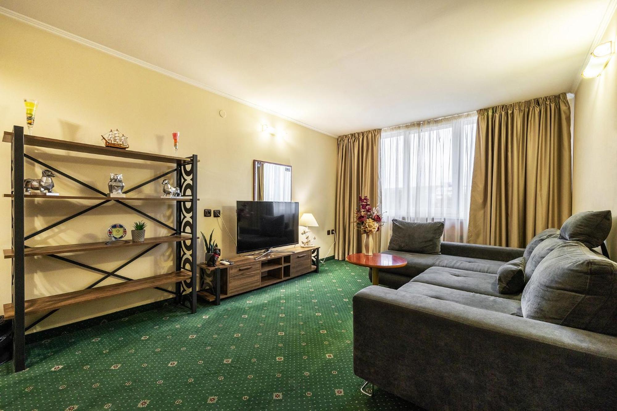 Hotel Orbita Варна Экстерьер фото