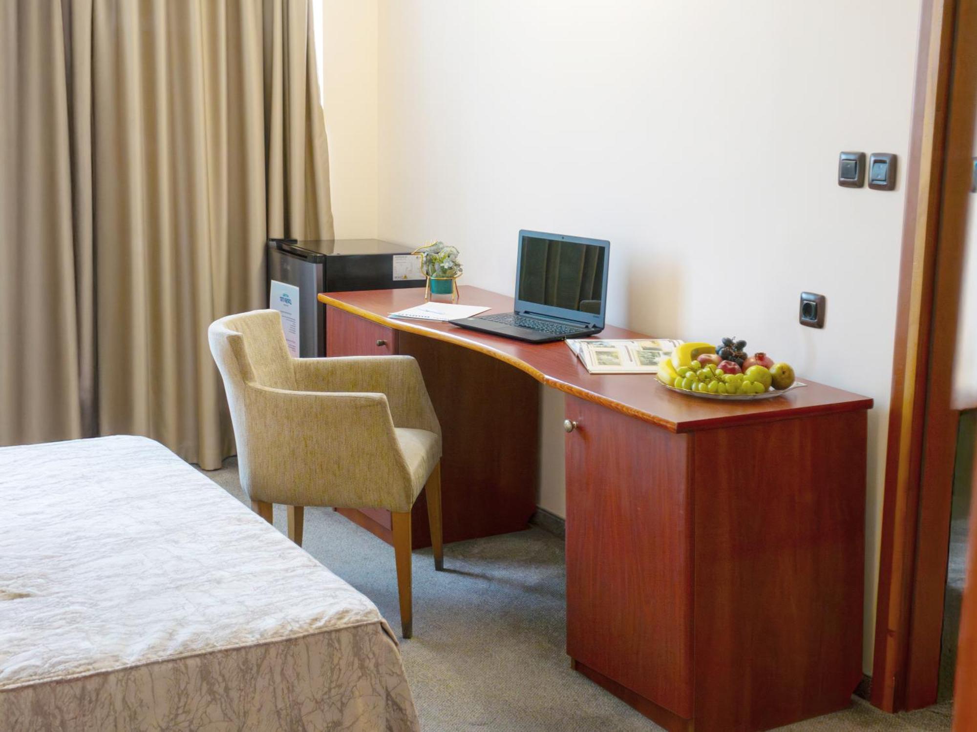Hotel Orbita Варна Экстерьер фото